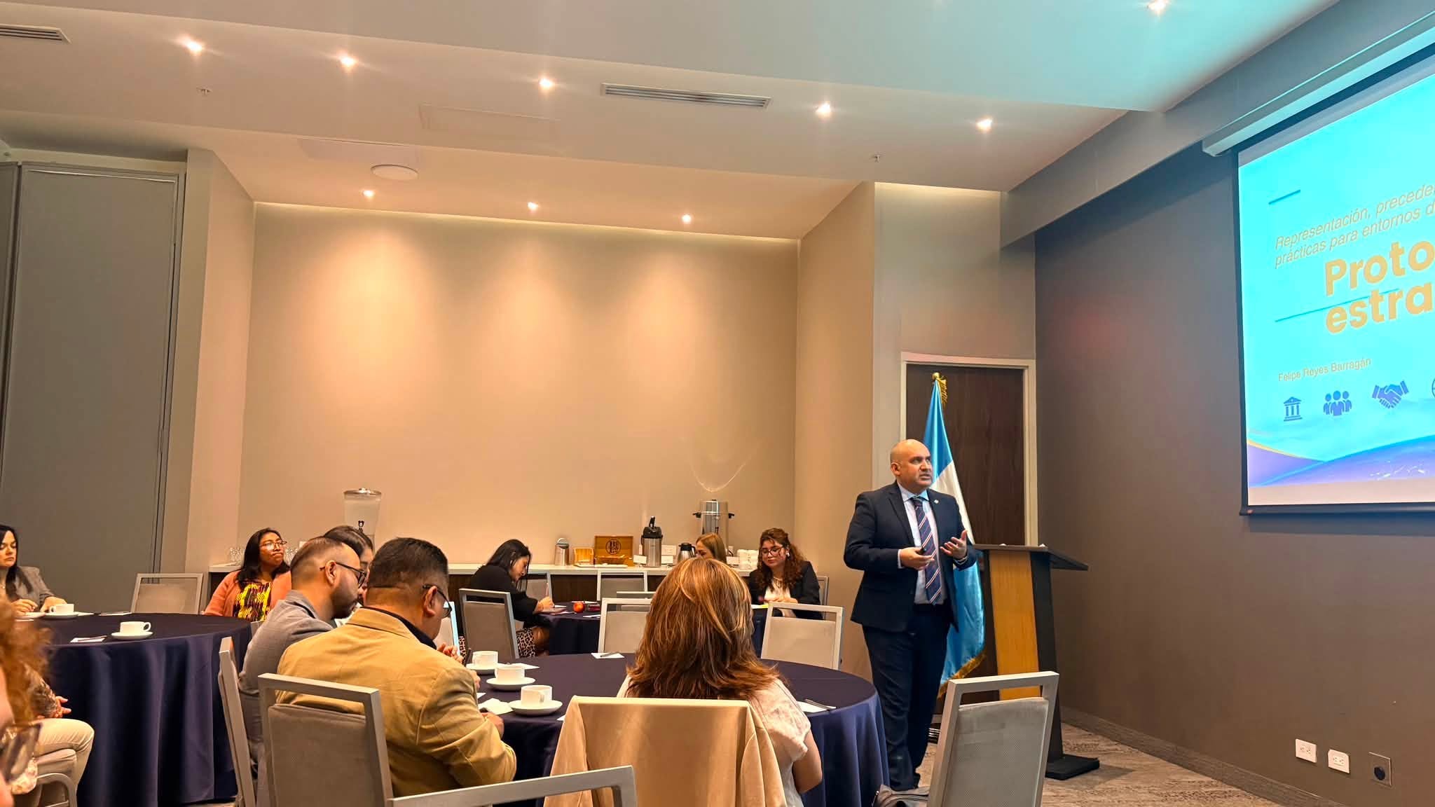 Conferencia «Protocolo
estratégicoRepresentación, precedencia y buenas prácticas para entornos de alto nivel»
